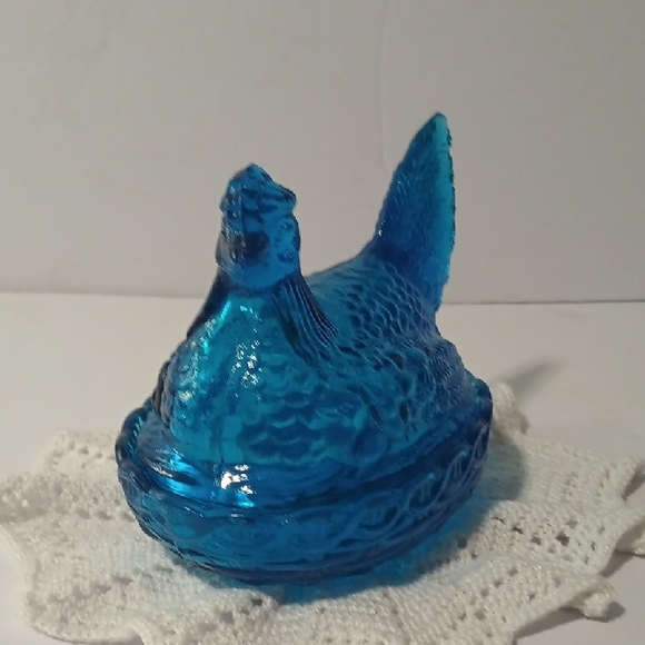 Vintage L E Smith Vibrant Blue Glass Hen on Nest Rare Color - Picture 2 of 7